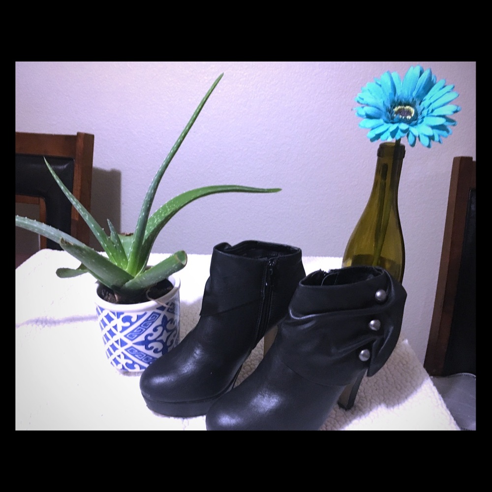 High heel boots size 7.5